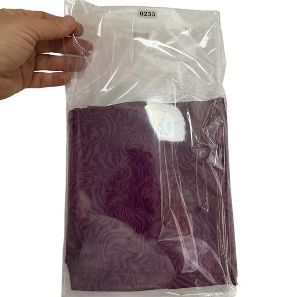 Under Armour fitted shorts purple long biker sz S flattering womens activewear - Picture 11 of 11